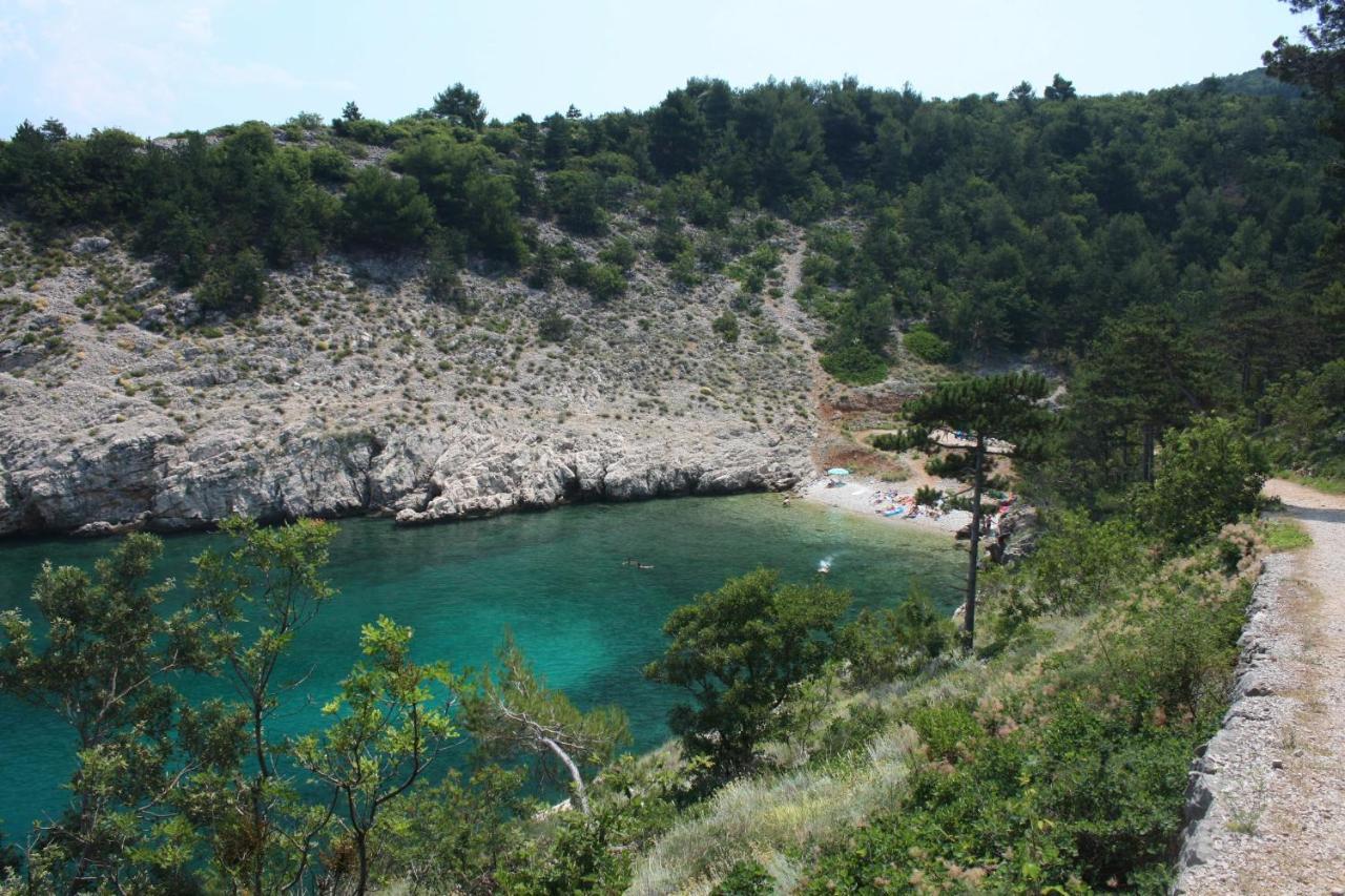 Apartments And Rooms With Parking Space Vrbnik, Krk - 5301 Exterior foto